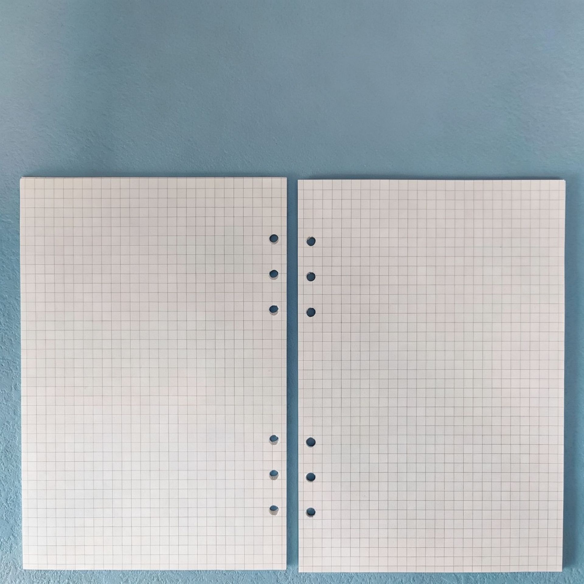 دفتر ملاحظات أسود أبيض مقاس A5 - مراجعة A5 Spiral Dotted Grid Notebook وسعره