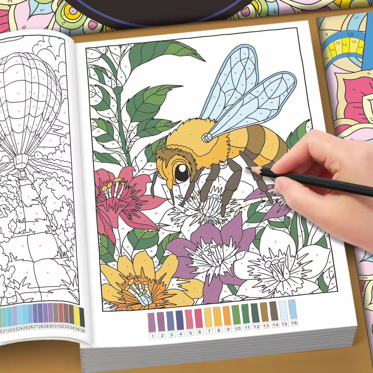 كتاب تلوين للبالغين بـ 32 صفحة - مراجعة Adult Coloring Book Stress Relief وسعره